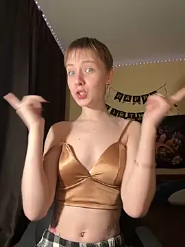 Crayzy Luv online show from February 2025 06:31:01 PM