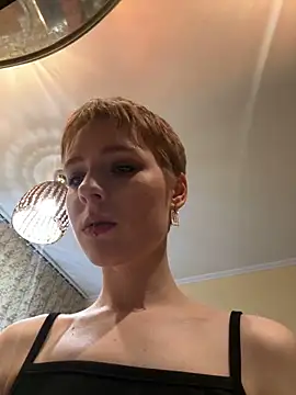 Crayzy Luv online show from March 2025 02:36:01 AM