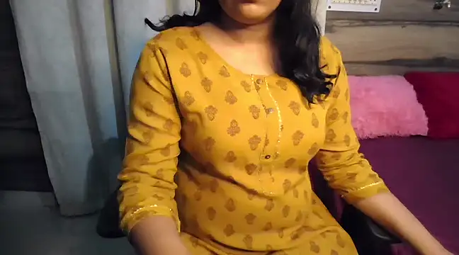 Snapshot of Trezza chatting on December 2024 06:37:01 PM Trezza online show from December 2024 06:37:01 PM