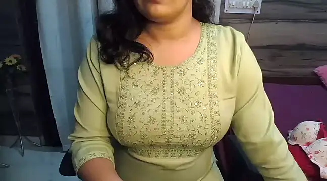 Snapshot of Trezza chatting on January 2025 01:05:02 PM Trezza online show from January 2025 01:05:02 PM