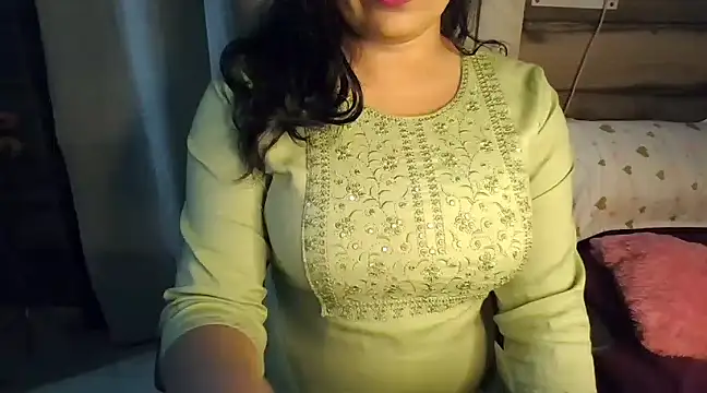 Snapshot of Trezza chatting on January 2025 05:56:01 AM Trezza online show from January 2025 05:56:01 AM