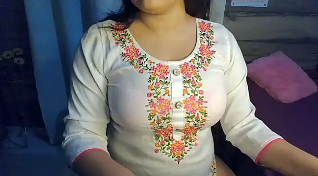 Snapshot of Trezza chatting on February 2025 06:58:02 AM Trezza online show from February 2025 06:58:02 AM