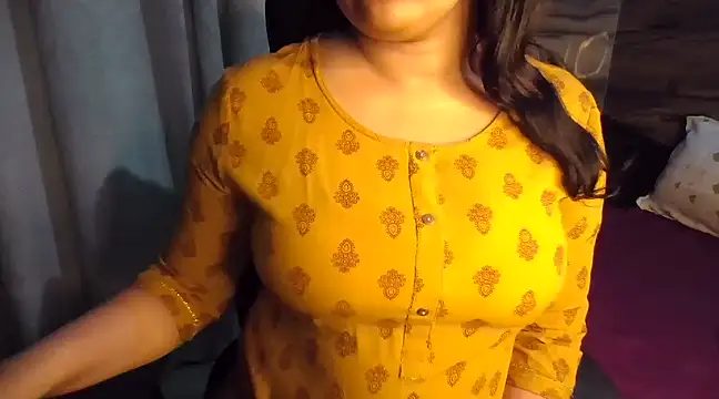 Snapshot of Trezza chatting on February 2025 05:43:02 PM Trezza online show from February 2025 05:43:02 PM