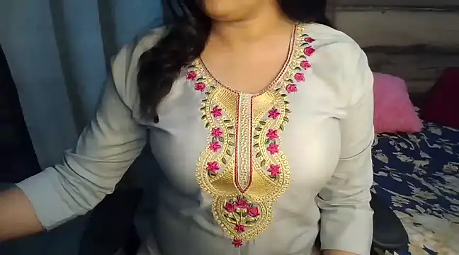 Snapshot of Trezza chatting on February 2025 06:56:02 PM Trezza online show from February 2025 06:56:02 PM