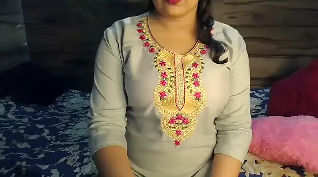 Snapshot of Trezza chatting on February 2025 05:36:02 PM Trezza online show from February 2025 05:36:02 PM