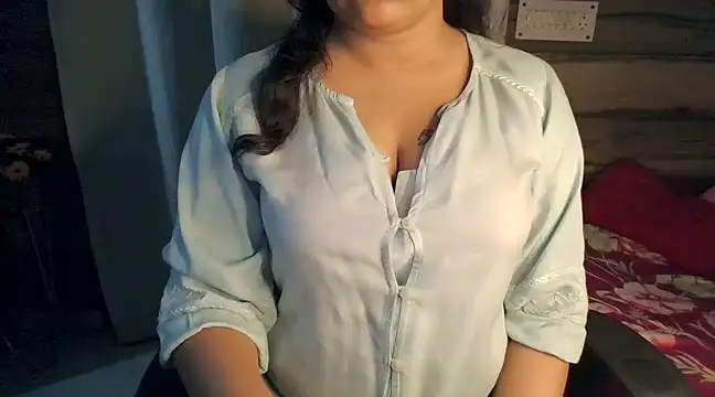 Snapshot of Trezza chatting on March 2025 01:56:02 AM Trezza online show from March 2025 01:56:02 AM