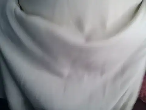 Snapshot of Trezza chatting on October 2025 08:20:01 PM Trezza online show from October 2025 08:20:01 PM