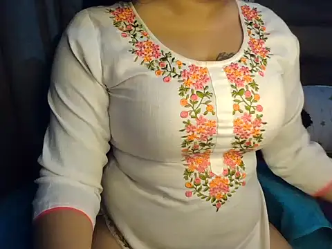 Snapshot of Trezza chatting on October 2025 08:54:02 PM Trezza online show from October 2025 08:54:02 PM