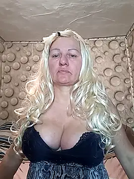 FameLara online show from April 2026 01:38:01 AM