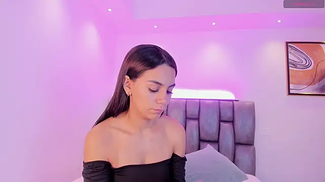 Snapshot of martina_mancini chatting on February 2025 12:17:01 PM martina mancini online show from February 2025 12:17:01 PM