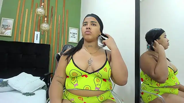 AichaBrown online show from September 2025 04:24:02 AM