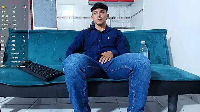 Snapshot of jacques_cardiet chatting on June 2026 04:33:01 PM jacques cardiet online show from June 2026 04:33:01 PM
