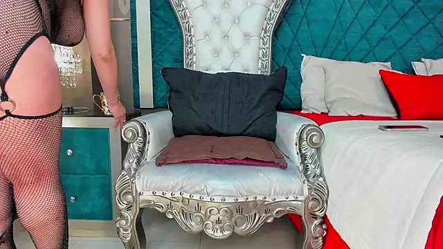 Janna Rousse  online show from November 2025 12:27:01 PM