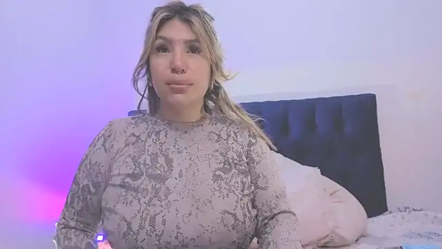 Snapshot of victoriacopper chatting on September 2025 08:38:01 AM victoriacopper online show from September 2025 08:38:01 AM