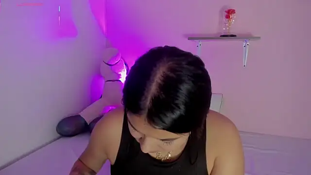 Oriana Guzman online show from November 2025 11:27:02 PM