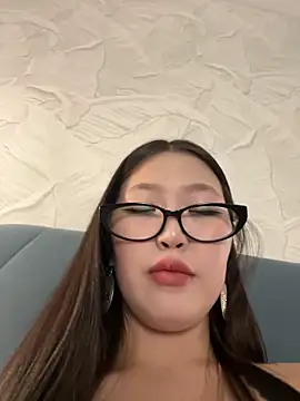 Snapshot of Aiko_Yumi chatting on March 2025 06:56:02 PM Aiko Yumi online show from March 2025 06:56:02 PM