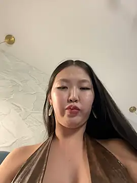 Snapshot of Aiko_Yumi chatting on March 2025 02:54:01 PM Aiko Yumi online show from March 2025 02:54:01 PM