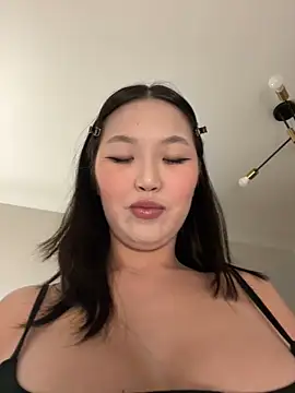 Snapshot of Aiko_Yumi chatting on October 2025 07:16:02 PM Aiko Yumi online show from October 2025 07:16:02 PM