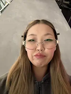 Snapshot of Aiko_Yumi chatting on October 2025 06:36:01 PM Aiko Yumi online show from October 2025 06:36:01 PM