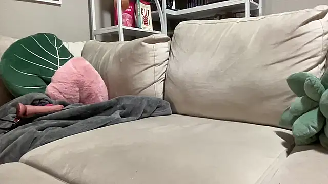 Snapshot of NatalieKneals chatting on December 2024 07:20:02 AM NatalieKneals online show from December 2024 07:20:02 AM