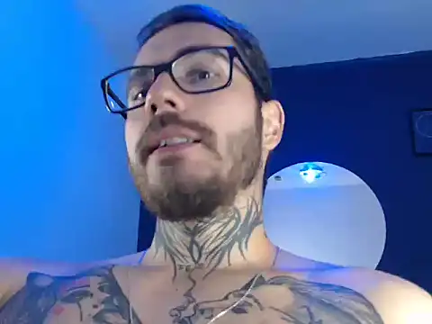 Snapshot of clark_r chatting on October 2025 12:17:02 AM clark r online show from October 2025 12:17:02 AM