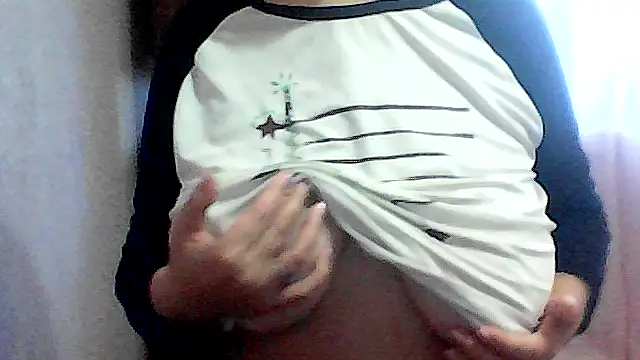 Snapshot of AnaXBerry chatting on November 2025 06:56:02 AM AnaXBerry online show from November 2025 06:56:02 AM