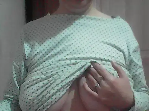 AnaXBerry online show from February 2026 06:01:01 PM