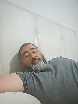 Snapshot of polla_calientes47 chatting on January 2025 08:29:01 PM polla calientes47 online show from January 2025 08:29:01 PM