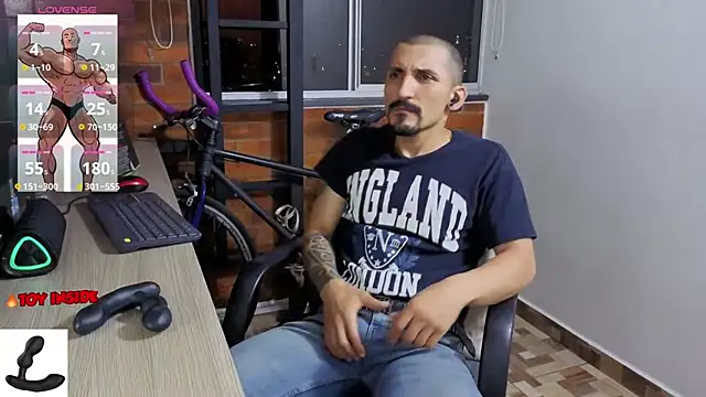 Snapshot of Marck_Muscle chatting on June 2026 12:32:02 AM Marck Muscle online show from June 2026 12:32:02 AM