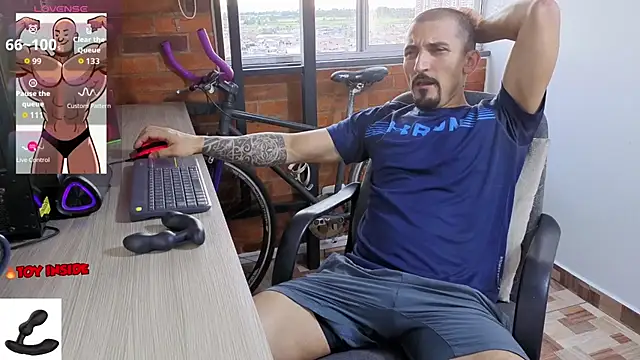 Snapshot of Marck_Muscle chatting on June 2026 10:52:01 PM Marck Muscle online show from June 2026 10:52:01 PM