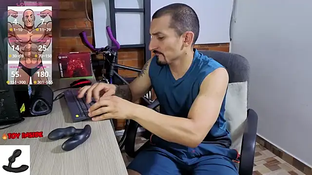 Snapshot of Marck_Muscle chatting on June 2026 12:25:01 AM Marck Muscle online show from June 2026 12:25:01 AM