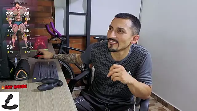 Snapshot of Marck_Muscle chatting on July 2026 11:44:01 PM Marck Muscle online show from July 2026 11:44:01 PM