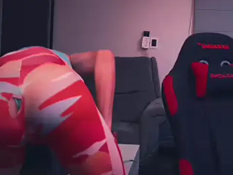 Snapshot of BodyandlegginLover chatting on February 2025 06:17:02 AM BodyandlegginLover online show from February 2025 06:17:02 AM