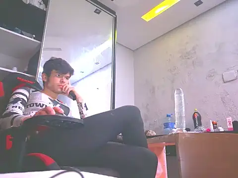 Snapshot of BodyandlegginLover chatting on September 2025 08:03:01 AM BodyandlegginLover online show from September 2025 08:03:01 AM