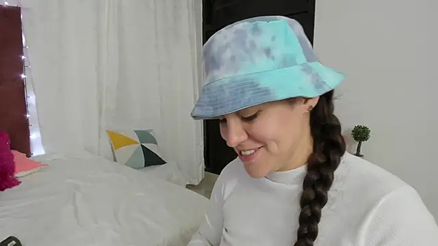 Snapshot of AURORA_FRANKLIN chatting on March 2025 04:35:02 PM AURORA FRANKLIN online show from March 2025 04:35:02 PM