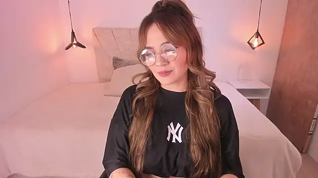 KataHot  online show from February 2026 08:32:01 PM