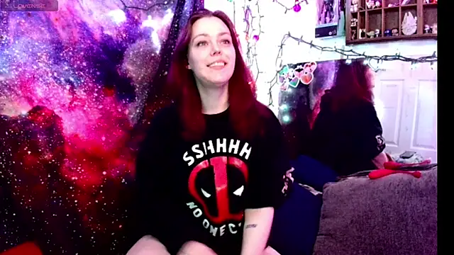 Snapshot of EverlyEster chatting on January 2025 06:59:02 AM EverlyEster online show from January 2025 06:59:02 AM