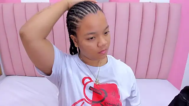 ISABELLA 020 online show from March 2025 11:30:02 AM