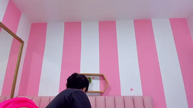 ISABELLA 020 online show from September 2025 01:57:02 PM