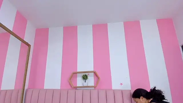 ISABELLA 020 online show from February 2026 12:35:02 PM