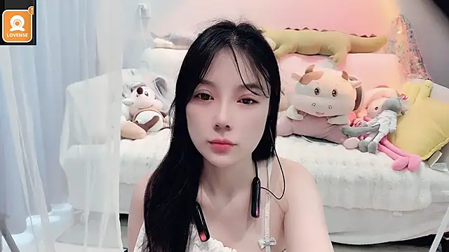 AKiKi711 online show from September 2025 04:01:01 AM