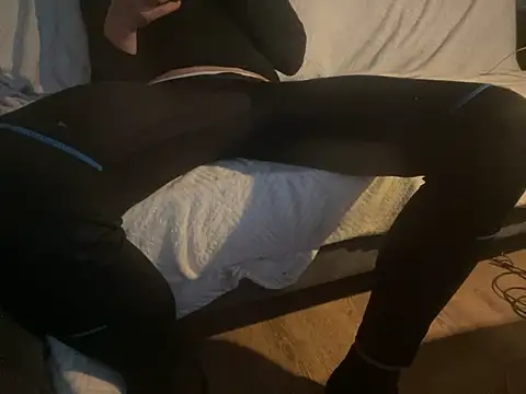 Snapshot of kiksnap-meistro5 chatting on February 2025 05:04:01 PM kiksnap-meistro5 online show from February 2025 05:04:01 PM