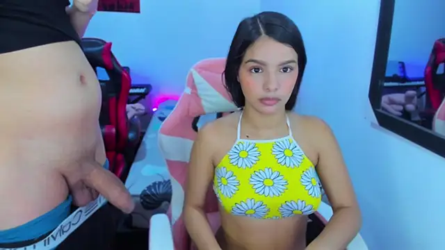 jessi and boy online show from November 2025 03:07:02 PM