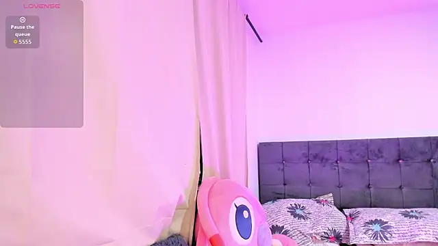 Snapshot of Kylie2211 chatting on June 2026 06:57:01 PM Kylie2211 online show from June 2026 06:57:01 PM