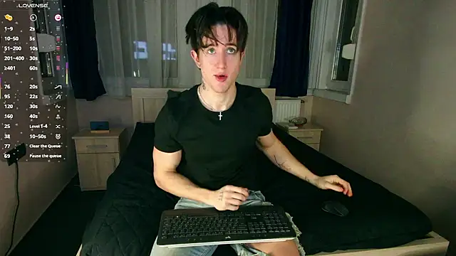 ChristianLevine  online show from January 2026 04:44:01 PM