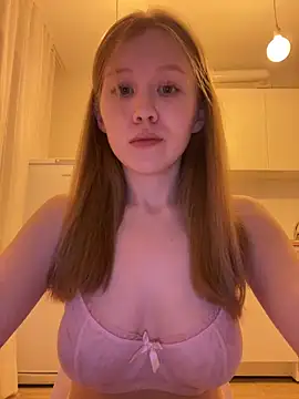 Snapshot of Eva_Weyne chatting on June 2026 08:46:01 PM Eva Weyne online show from June 2026 08:46:01 PM