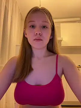 Snapshot of Eva_Weyne chatting on June 2026 08:20:02 PM Eva Weyne online show from June 2026 08:20:02 PM