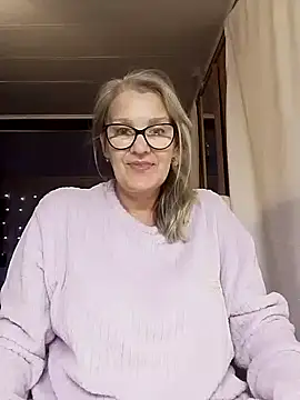 irinamaux online show from November 2025 06:10:01 PM