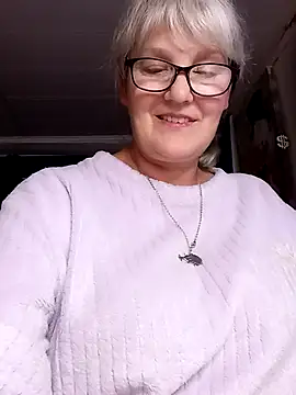 irinamaux online show from July 2026 05:20:01 PM