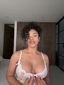 Snapshot of Brunettexio chatting on December 2024 02:31:02 PM Brunettexio online show from December 2024 02:31:02 PM